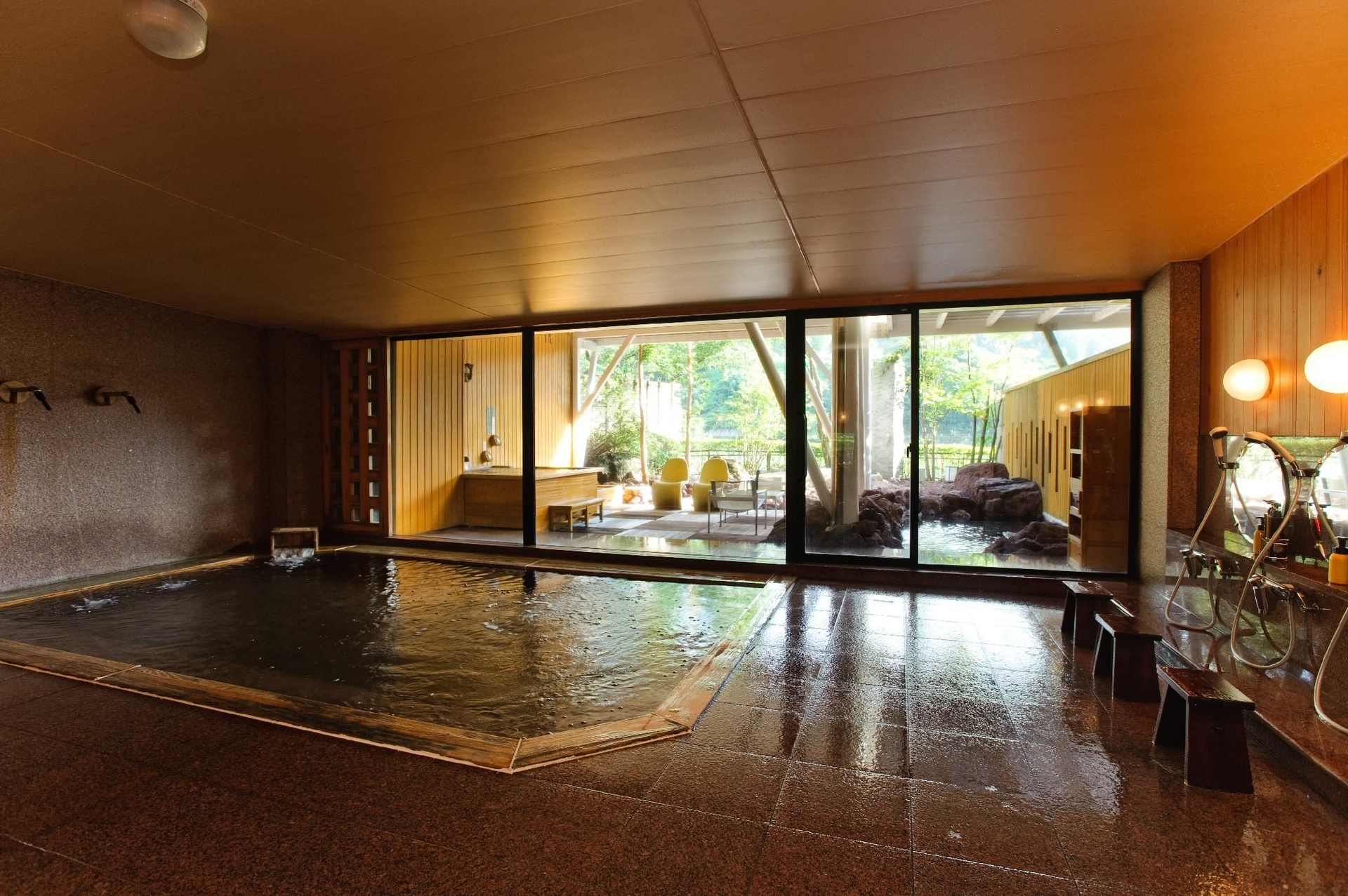 ริเวอร์ รีทรีท การาคุ (River Retreat Garaku)1
