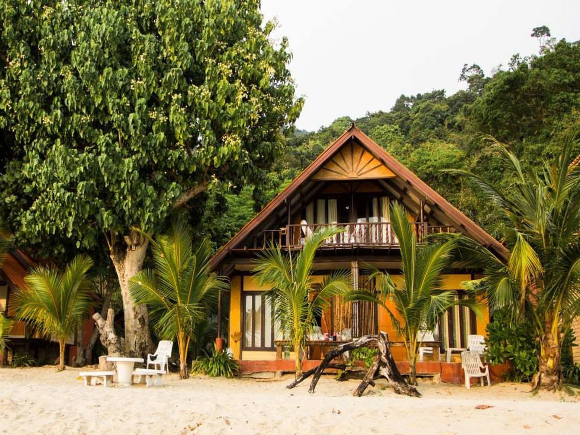 หาดทรายขาวรีสอร์ต หาดทรายขาวรีสอร์ต