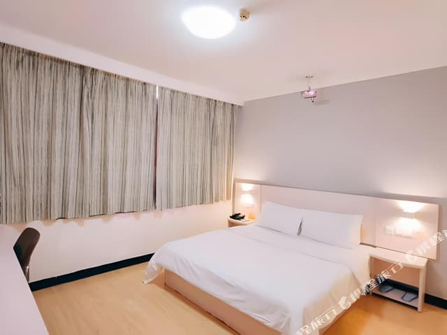 Select Bed Room
