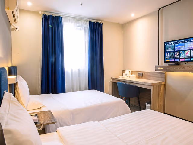 Featured Twin Room