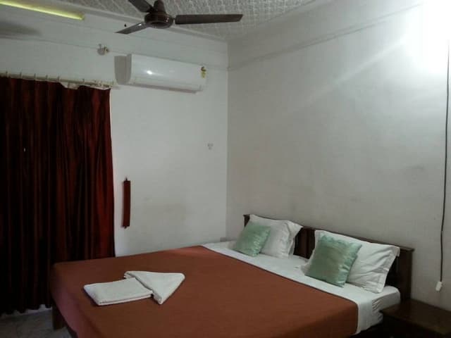 Honeymoon Cottage, 1 King Bed, Balcony, Park View