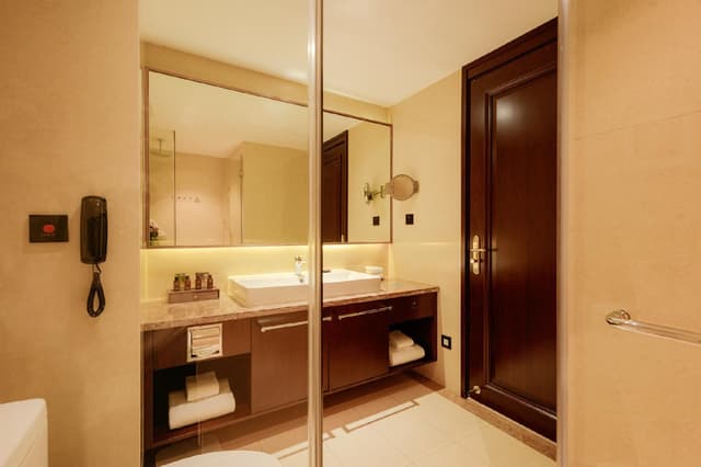 Executive Queen Room