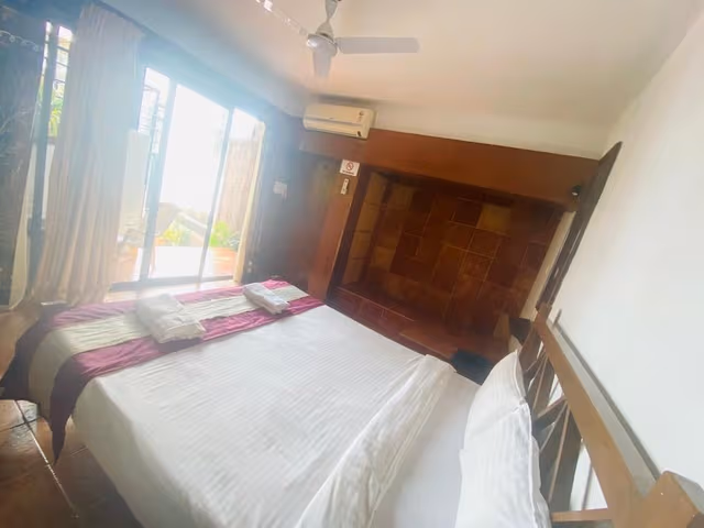 Deluxe Room, Pool View