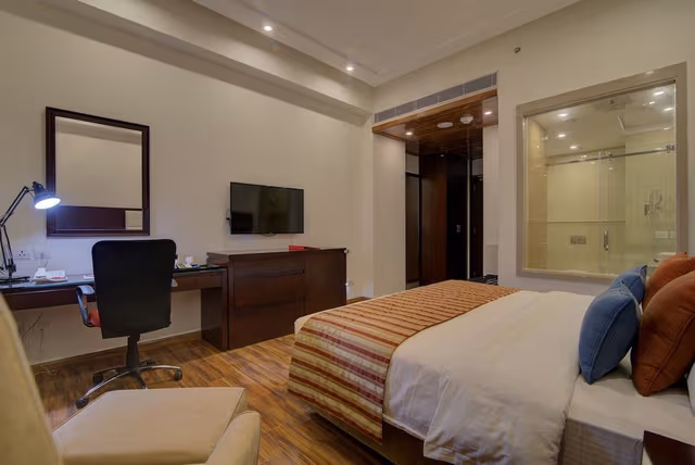 1 King Bed, Double Business Room, Non-Smoking