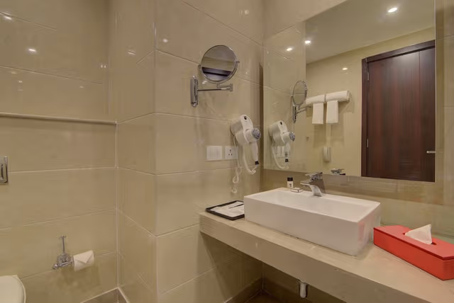 1 King Bed, Deluxe Double Room, Non-Smoking