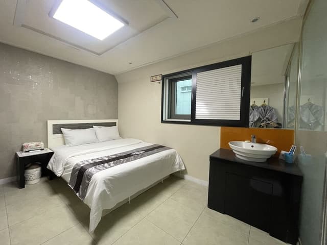 Standard Room, Kitchen, Parking, Non Smoking, City View