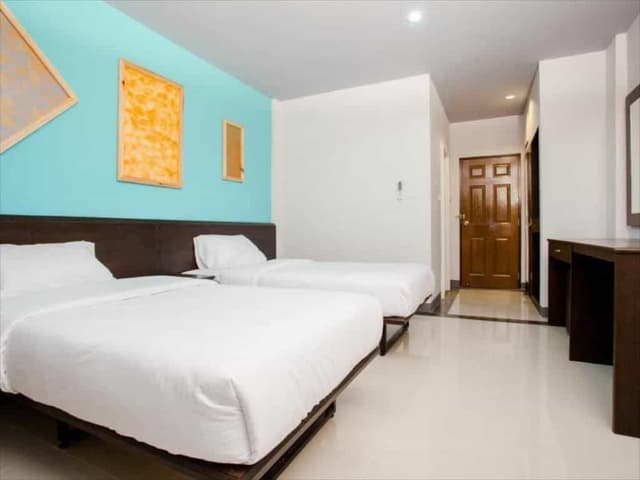 Standard Twin Room
