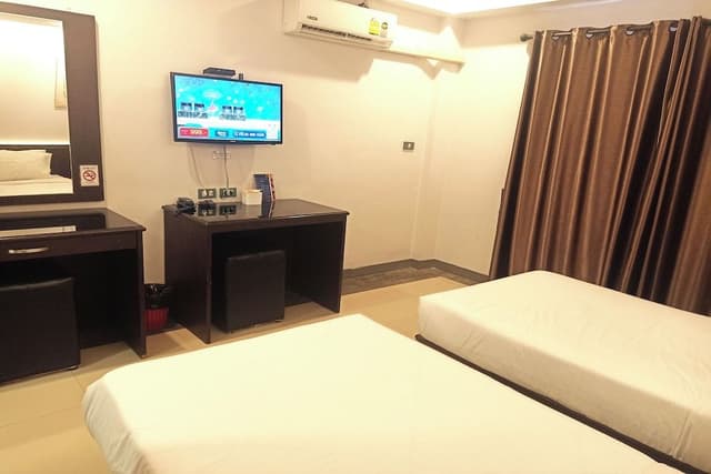 Standard Twin Room