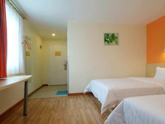 Corporate Twin, Guest room, 2 Twin/Single Bed(s), City view