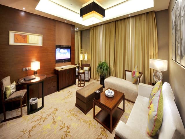 Deluxe Suite