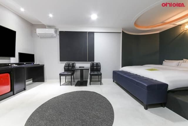 Deluxe Room (Check-in at 7pm on Sat&Sun)