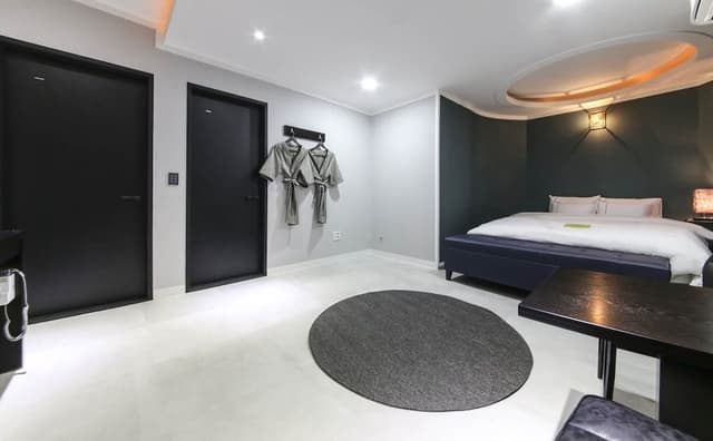 Deluxe Room (Check-in at 7pm on Sat&Sun)