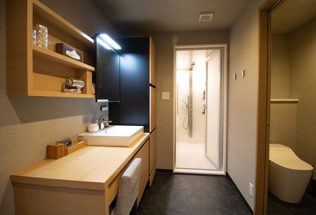 Family Suite, 3 Bedrooms, Jetted Tub, City View