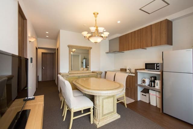 Superior Apartment, 3 Bedrooms, Kitchen, East