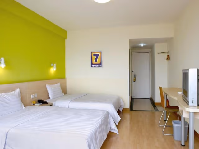 7 Days - Zizhu Twin Room
