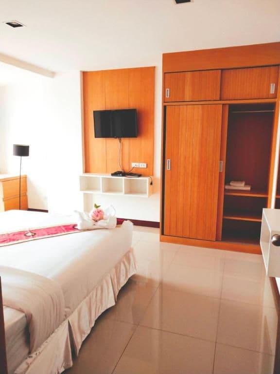 Executive Triple Suite