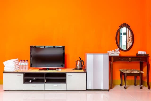 Family Room (6-Person)