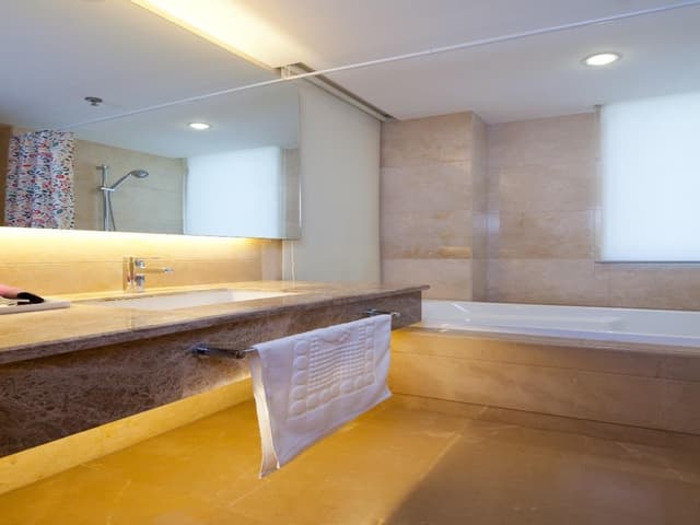 Grand Deluxe Room