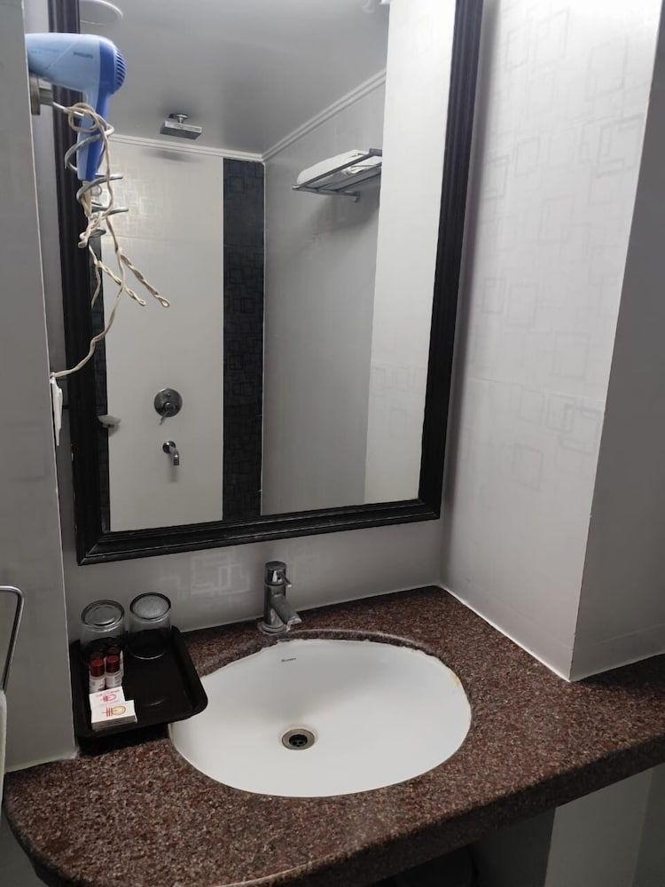 Airport City Hotel2