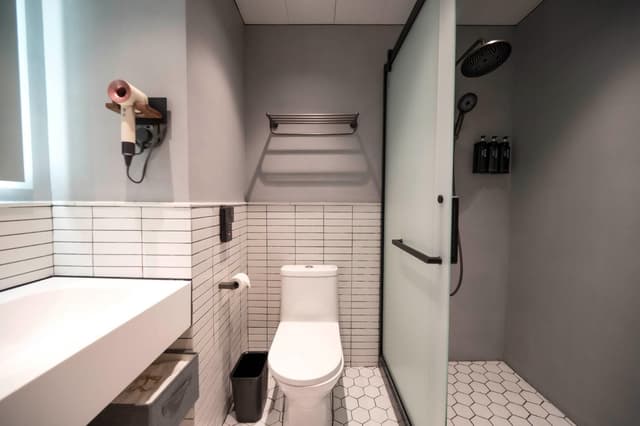 Renovated Double Room - Non-Smoking