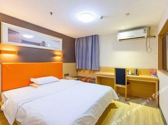Boutique Queen Room
