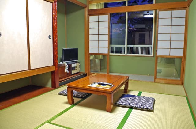 Japanese Style - Non-Smoking
