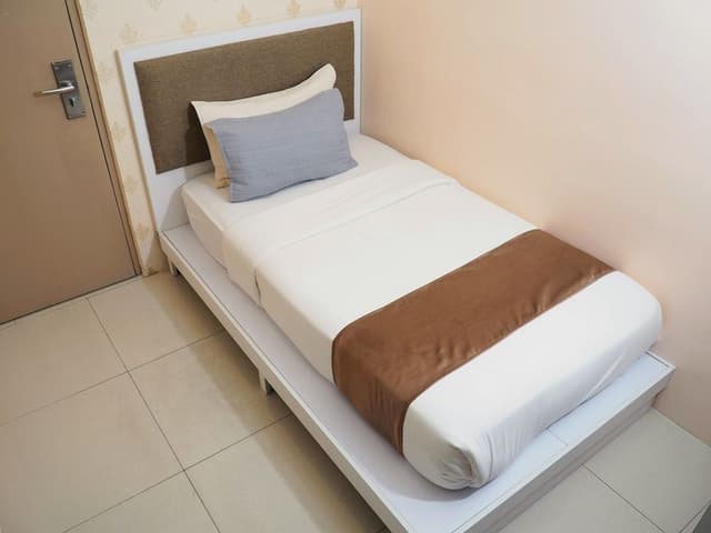 Superior Single Room with Window