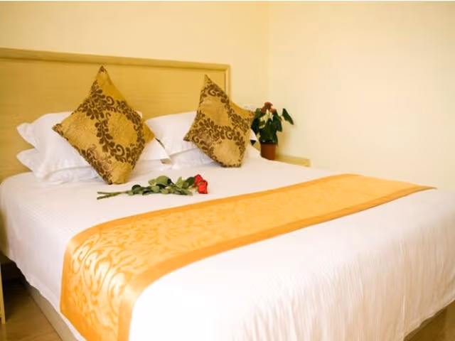 Hotel Queen Room