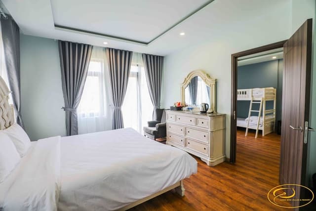 Studio Suite Super King and Bunk Bed, Balcony, Garden View