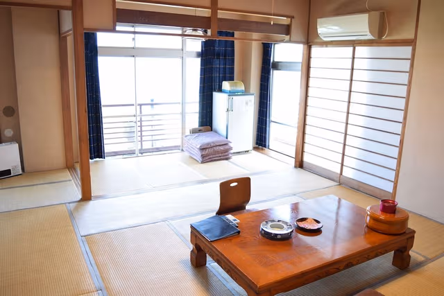 Japanese Style Room, Shared Bathroom, Smoking