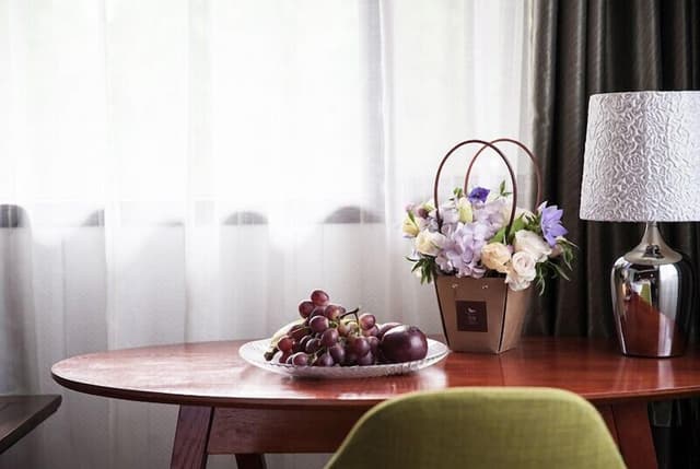 Suite, Mountain View (west lake cottage)