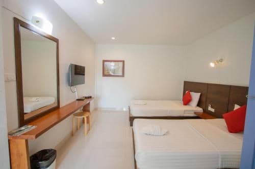 Twin Bed Room
