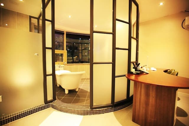 Room (VIP)
