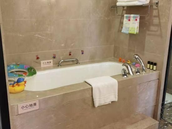 โรงแรม จินหัว จิน เจียง อินเตอร์เนชันแนล (Jiuhua Jin Jiang International Hotel)2