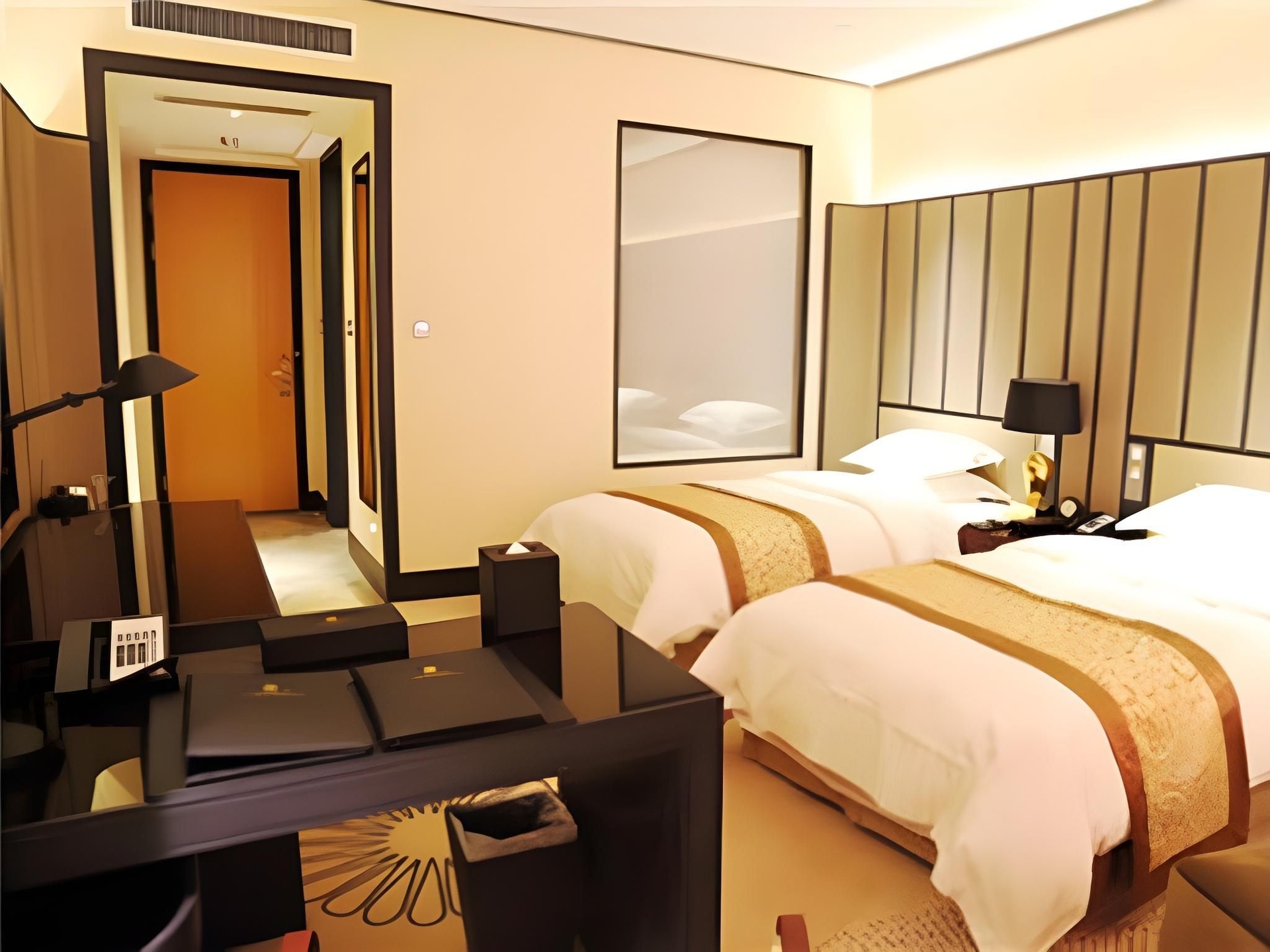 โรงแรม จินหัว จิน เจียง อินเตอร์เนชันแนล (Jiuhua Jin Jiang International Hotel)3