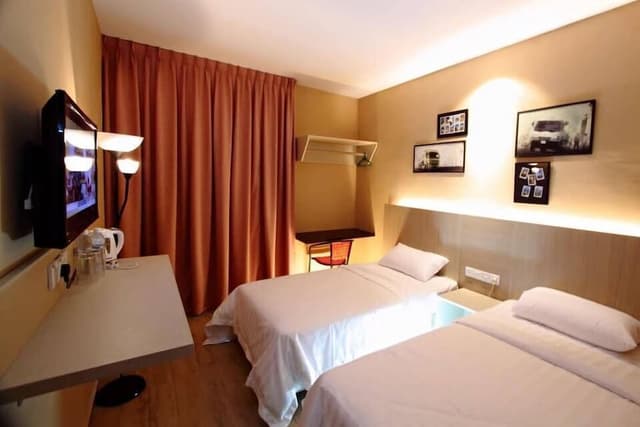 Standard Twin Room