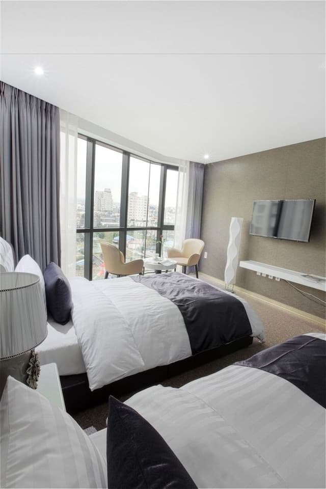 Deluxe Twin Room