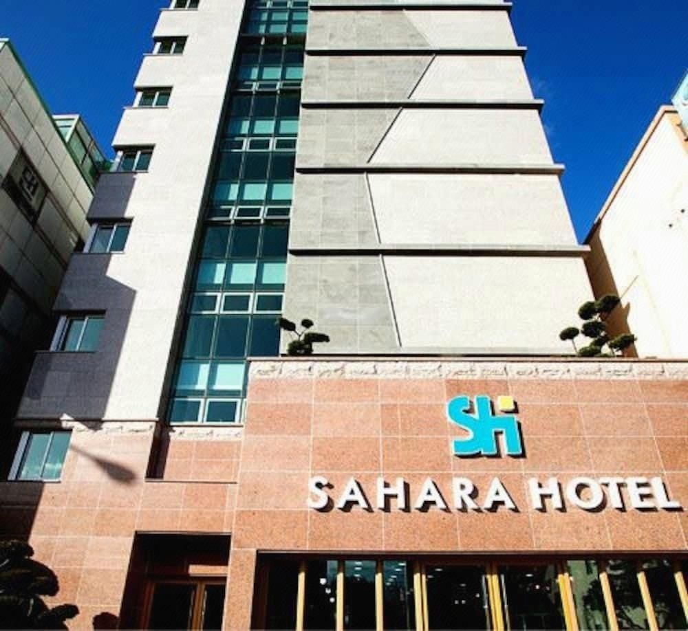 Sahara Hotel4