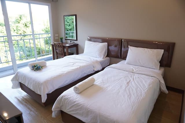 Standard Twin Room