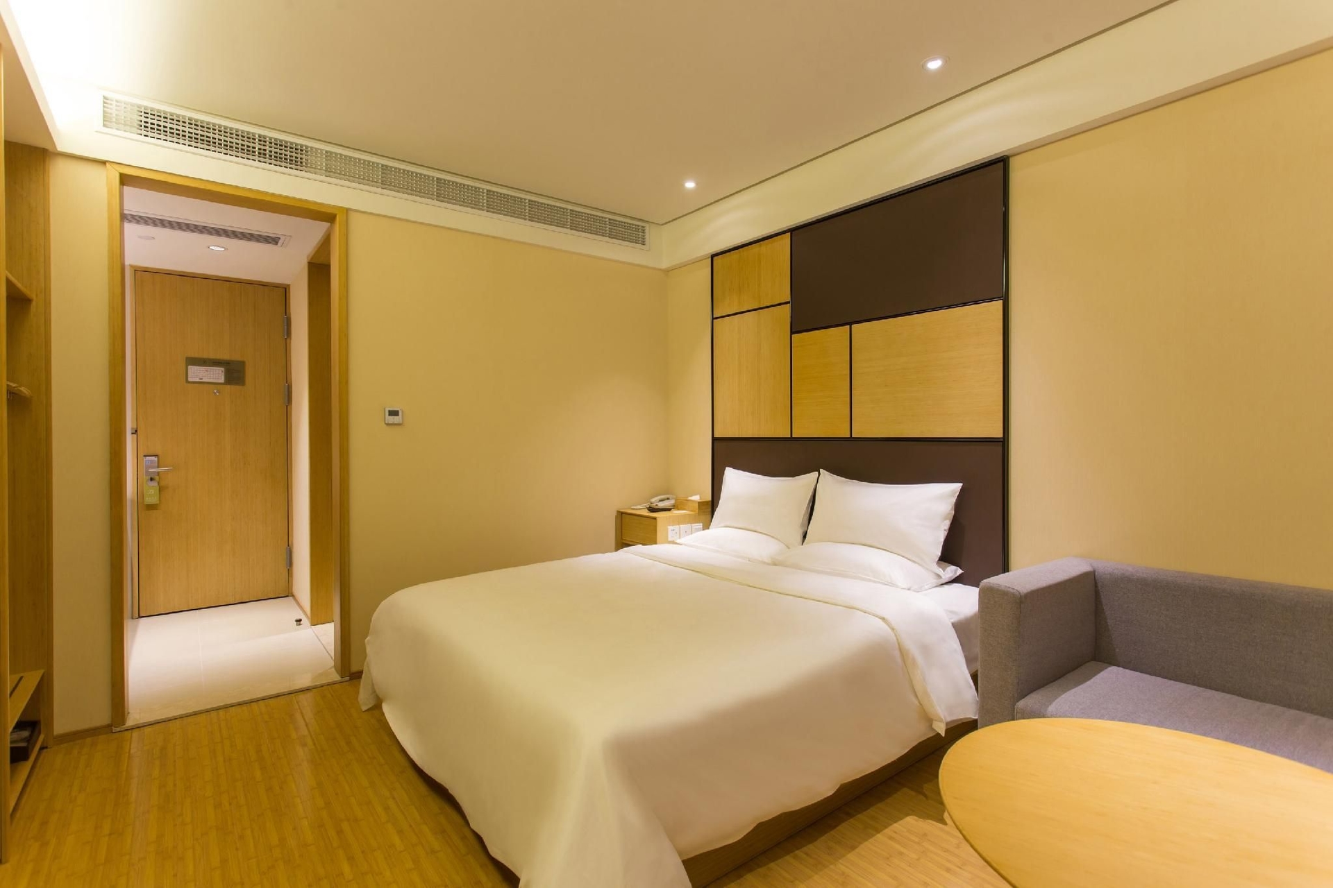 Ji Hotel Shanghai Oriental Pearl Tower1