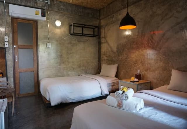 Standard Twin Room