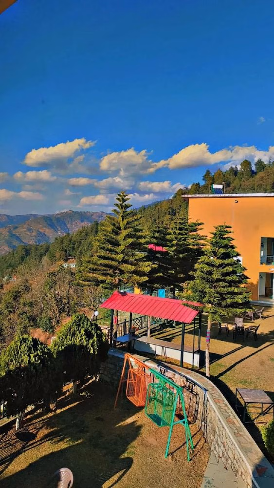 Mist n Meadows Resort1