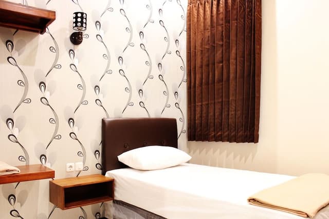 Standard Single Room, Shared Bathroom