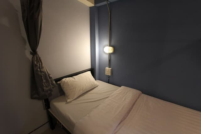 5 Beds Mixed Dormitory