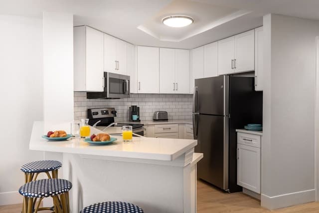 Condo, 2 Bedrooms (White Sands)