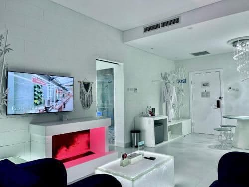 Alaska Suite with King Bed