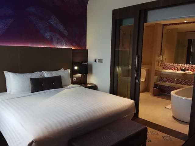 Suite, 1 King Bed