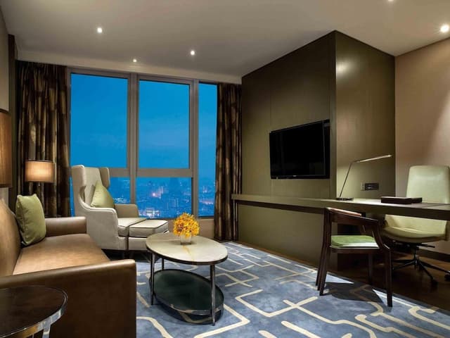 Club Suite, 1 King Bed, Club Lounge Access, City View (Prestige)