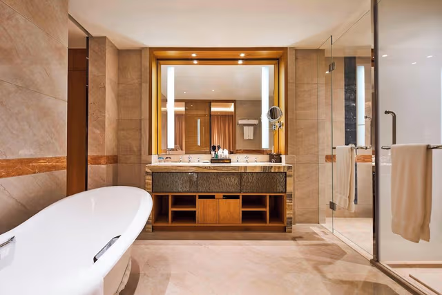 Executive Suite, 1 King Bed, Executive Level