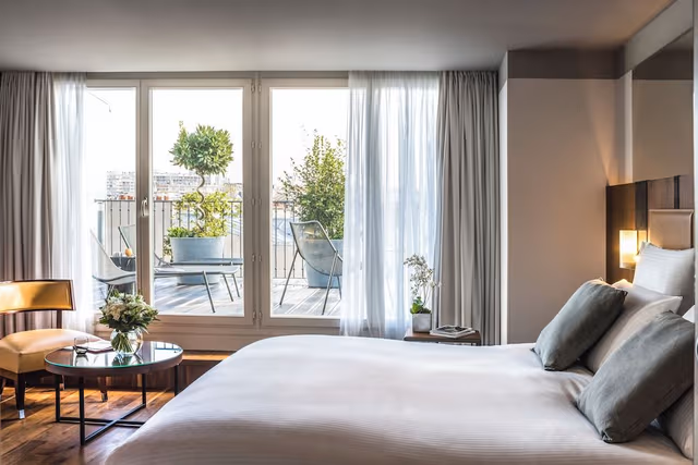 Junior Suite, 1 Queen Bed, Terrace